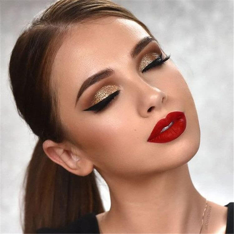 Pin-up макияж с красными губами